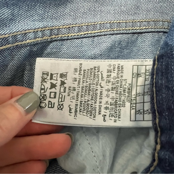 Guess jeans in excellent condition. - Picture 3 of 4
